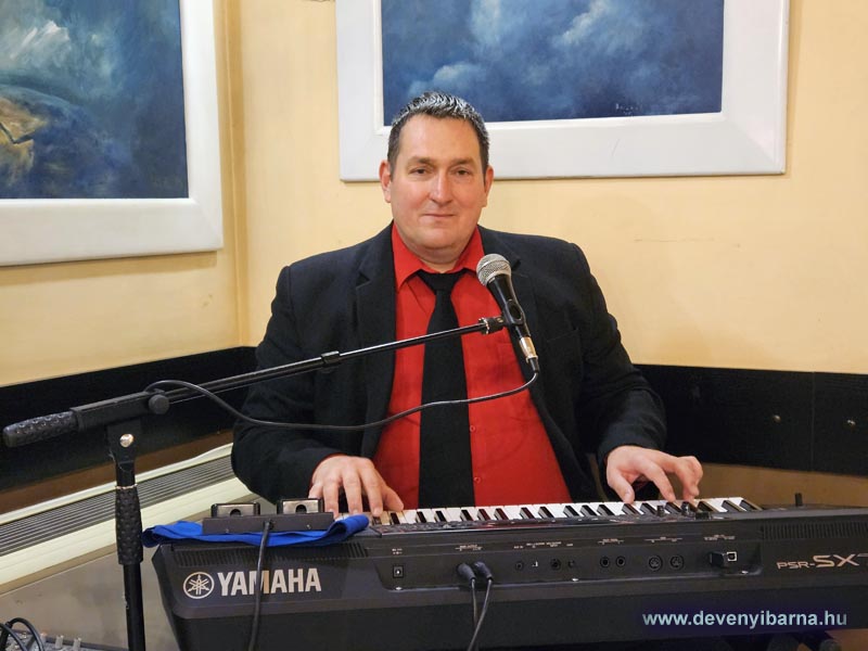 Bogr�cs Vend�glőben