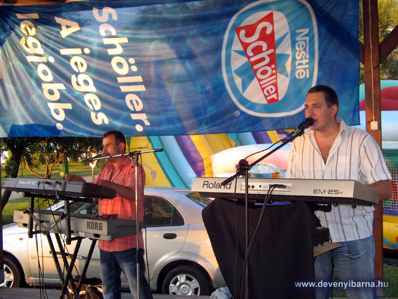 Zam�rdiban, egy utcab�lon